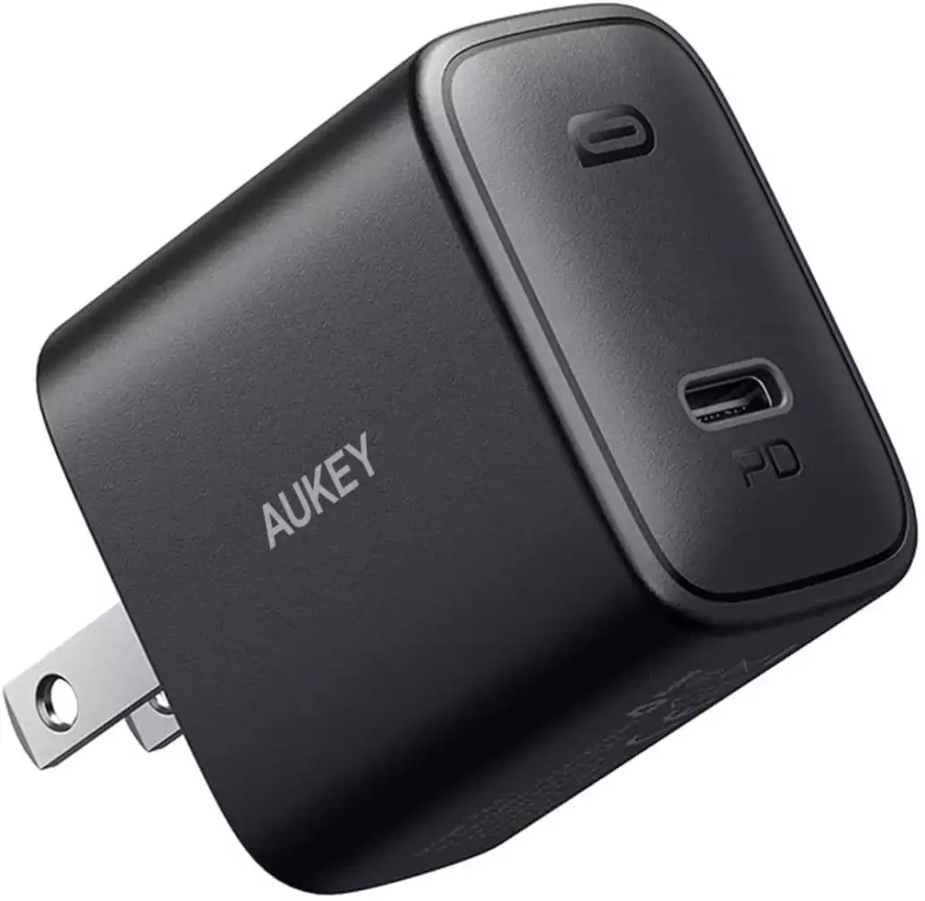 AUKEY SWIFT 18W FAST CHARGER WITH FOLDABLE PLUG